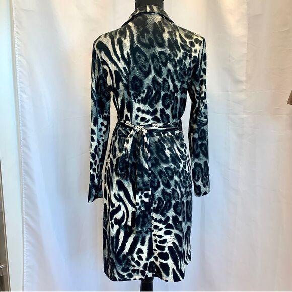 Femme de carriere leopard wrap dress Sz M Black gray white - Picture 4 of 11